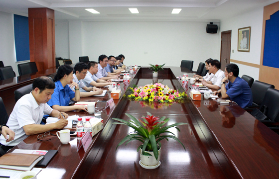 省統(tǒng)計(jì)局黨組成員、省地方統(tǒng)計(jì)調(diào)查局局長(zhǎng)王當(dāng)齡來(lái)上上電纜調(diào)研